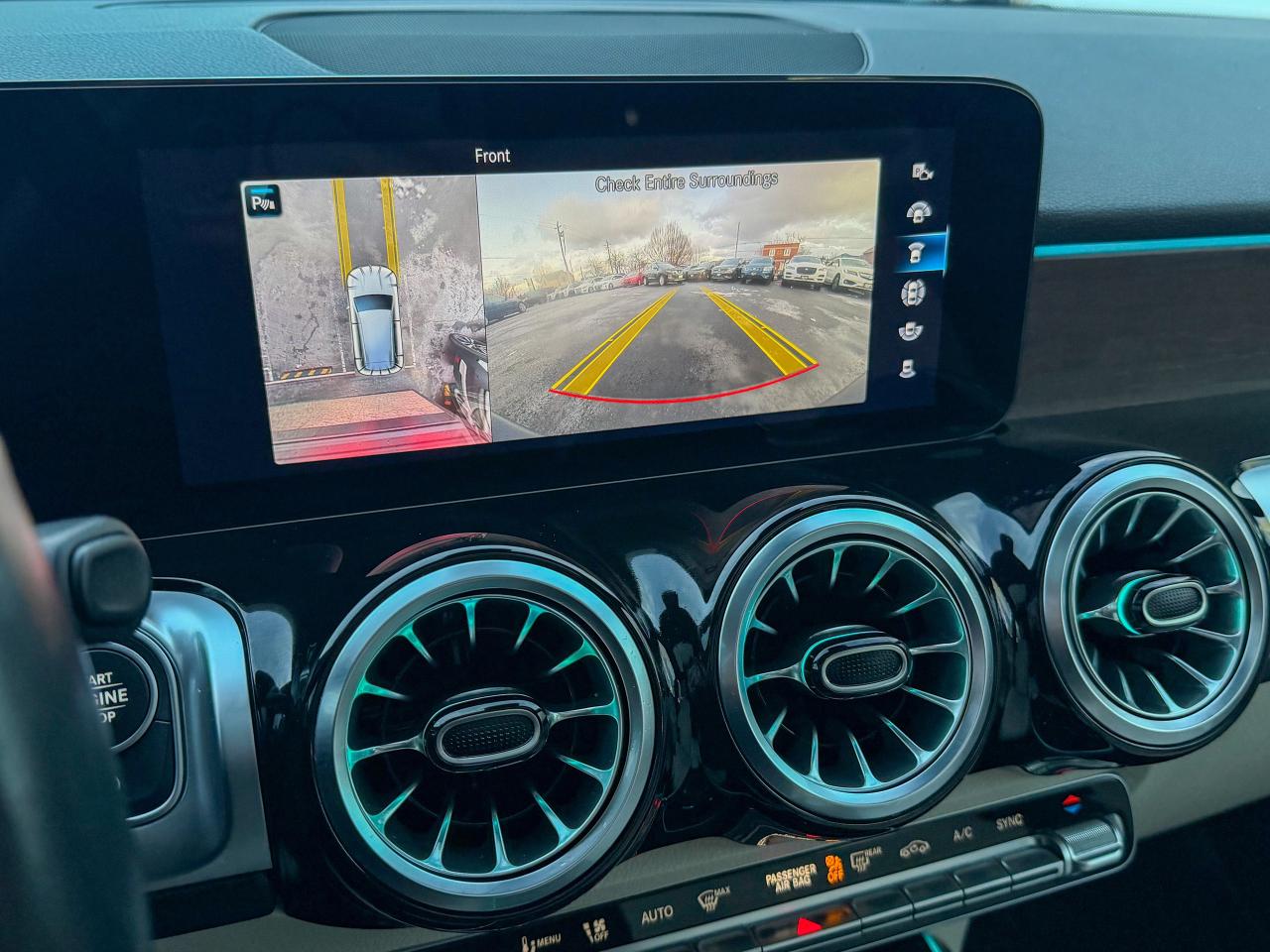 2022 Mercedes-Benz GLB GLB250-4MATIC/BSM/NAVI/360 CAMERA/ROOF/ 2.0 L Photo