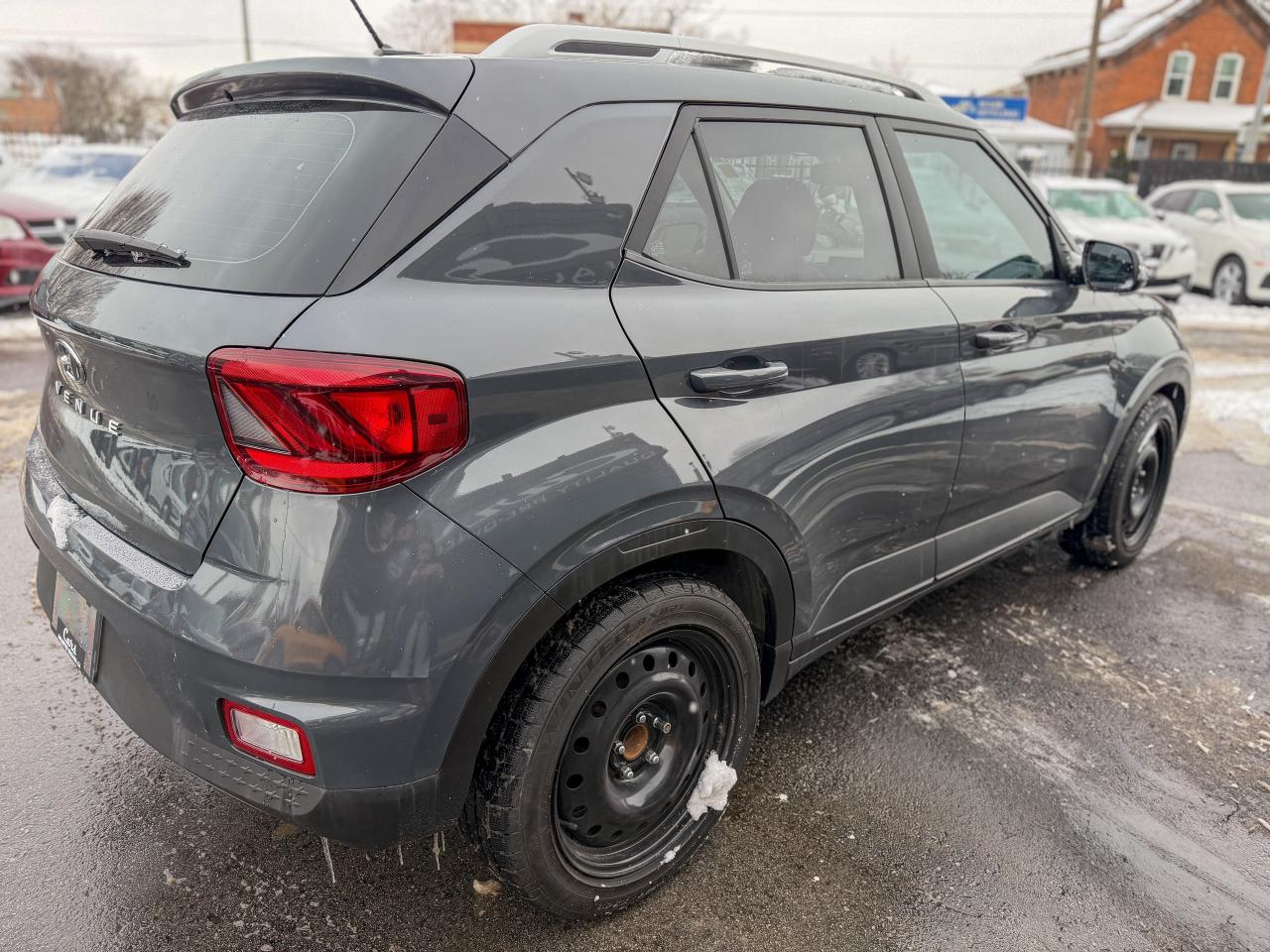 2023 Hyundai Venue Preferred/BSM/CAMERA/REMOTE/ROOF/1.6L/LEATHER Photo