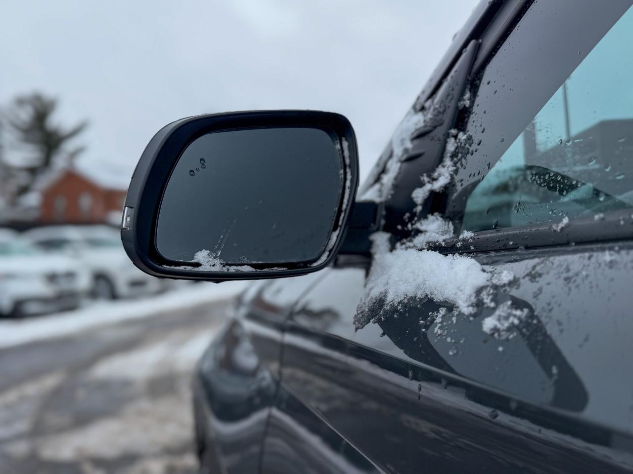 2023 Hyundai Venue Preferred/BSM/CAMERA/REMOTE/ROOF/1.6L/LEATHER Photo