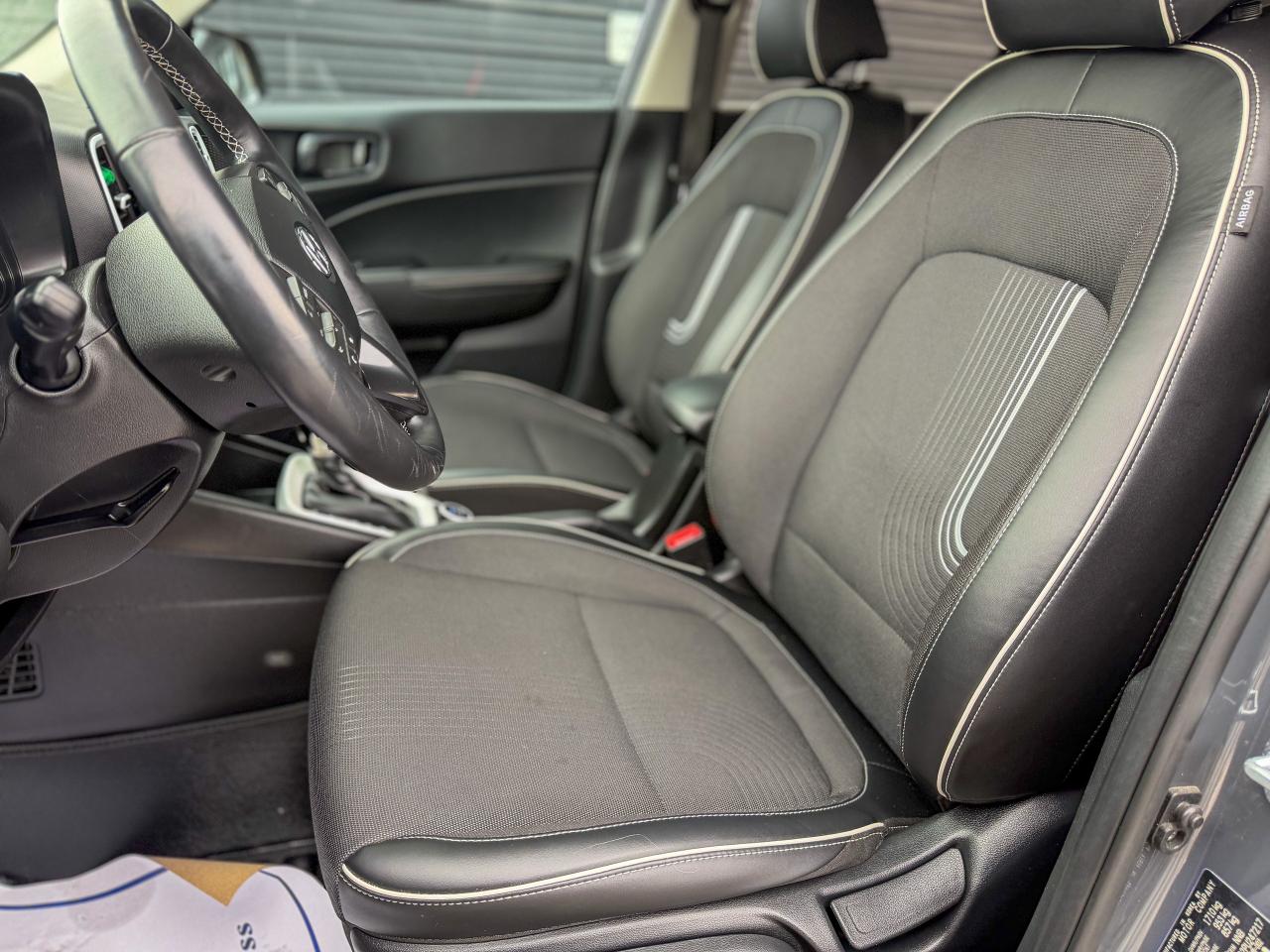 2023 Hyundai Venue Preferred/BSM/CAMERA/REMOTE/ROOF/1.6L/LEATHER Photo