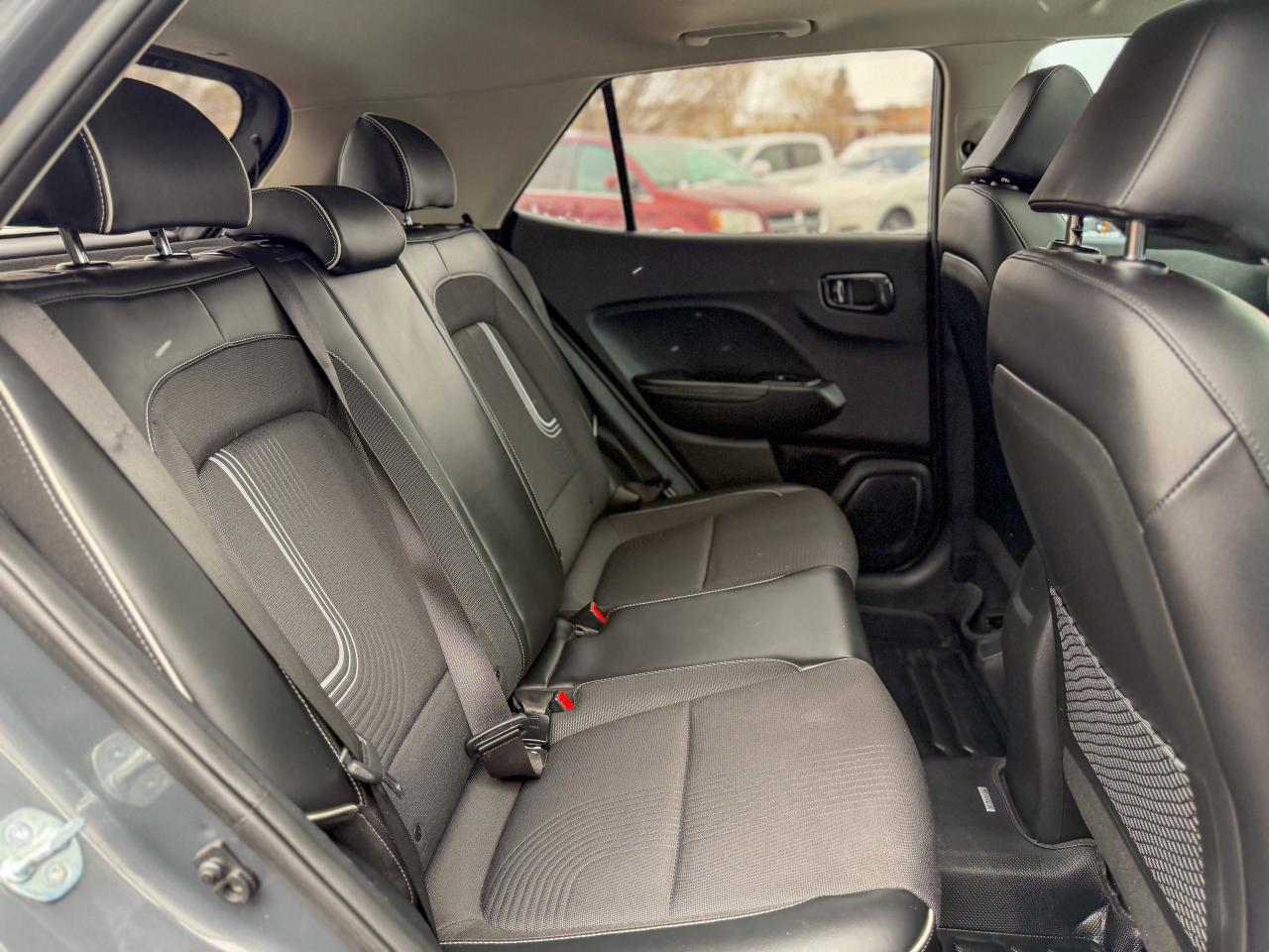 2023 Hyundai Venue Preferred/BSM/CAMERA/REMOTE/ROOF/1.6L/LEATHER Photo