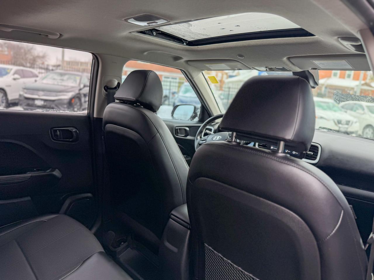 2023 Hyundai Venue Preferred/BSM/CAMERA/REMOTE/ROOF/1.6L/LEATHER Photo