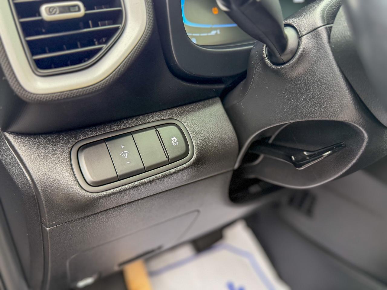 2023 Hyundai Venue Preferred/BSM/CAMERA/REMOTE/ROOF/1.6L/LEATHER Photo