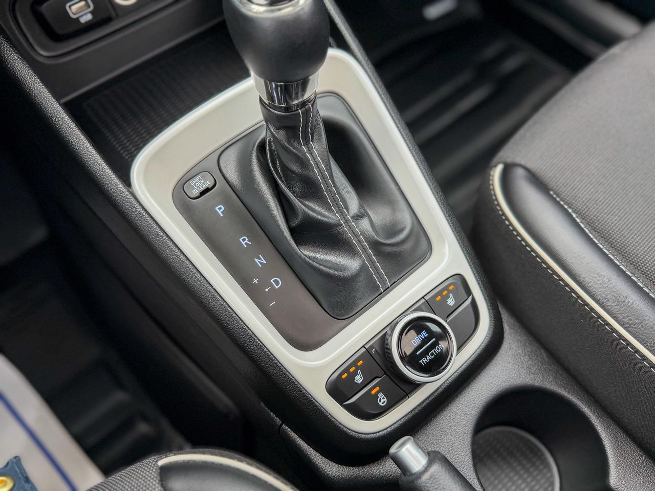 2023 Hyundai Venue Preferred/BSM/CAMERA/REMOTE/ROOF/1.6L/LEATHER Photo