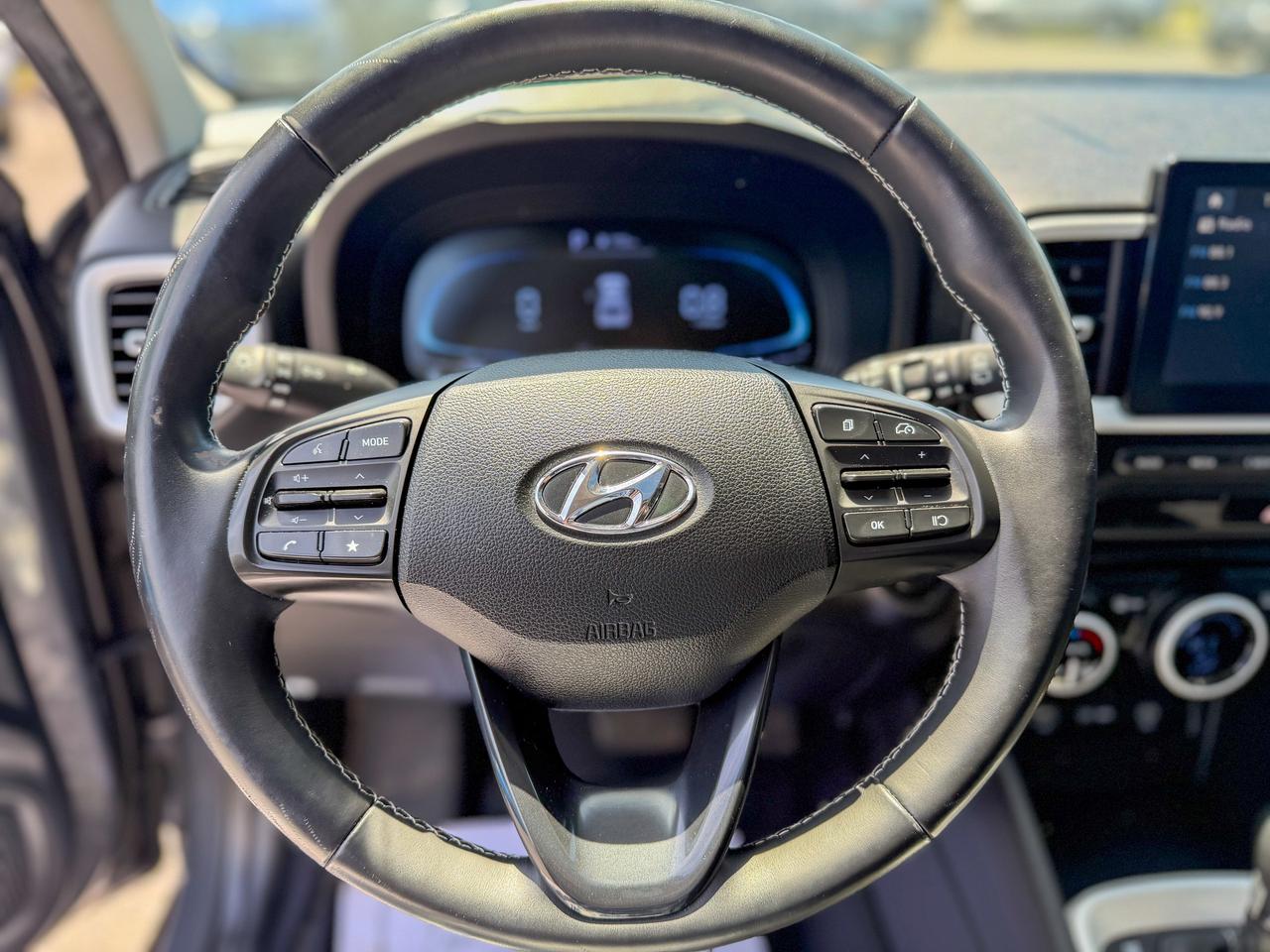 2023 Hyundai Venue Preferred/BSM/CAMERA/REMOTE/ROOF/1.6L/LEATHER Photo