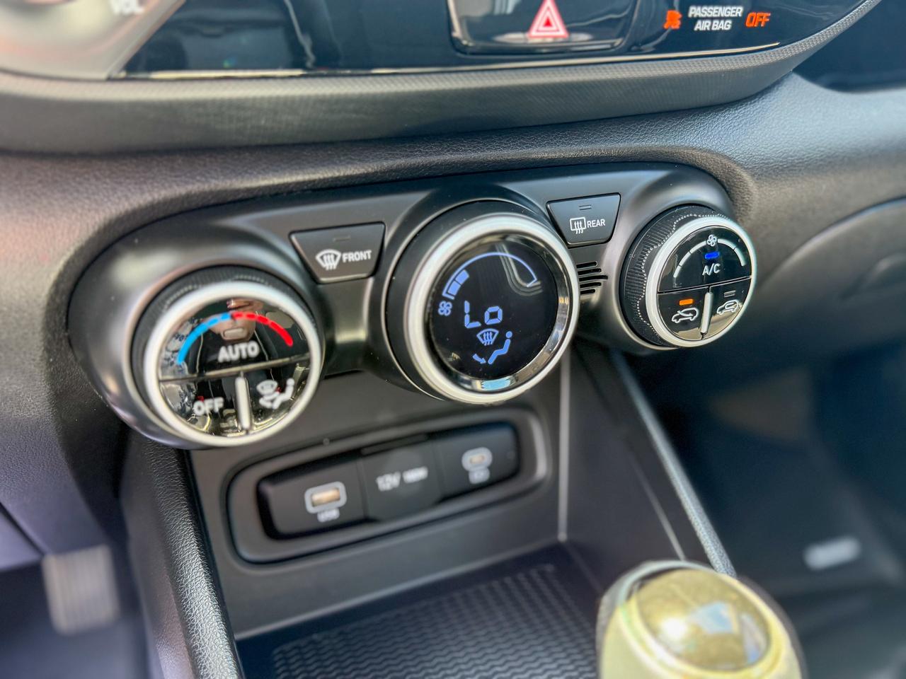 2023 Hyundai Venue Preferred/BSM/CAMERA/REMOTE/ROOF/1.6L/LEATHER Photo