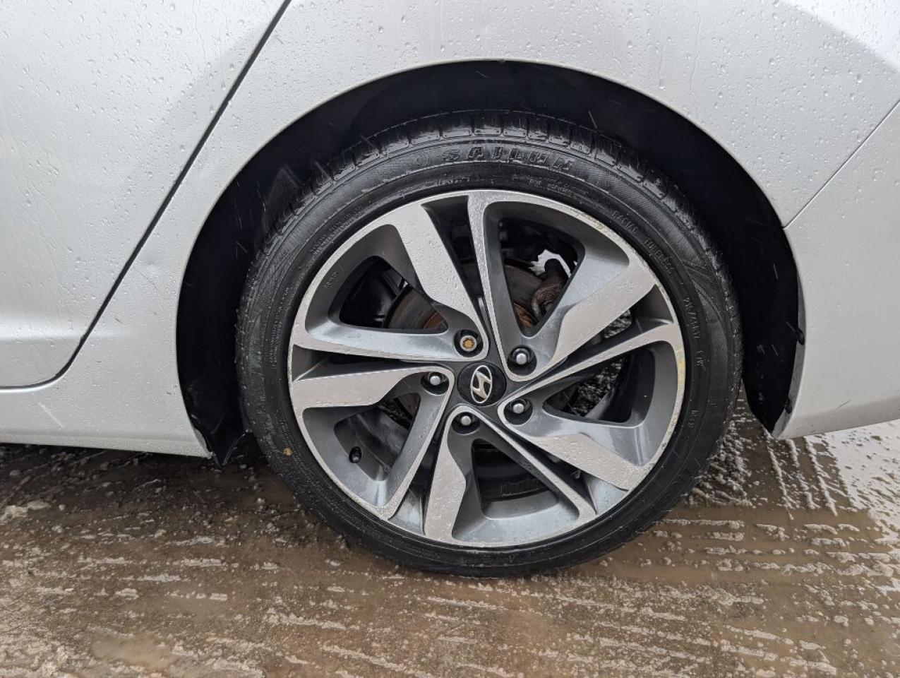 2015 Hyundai Elantra GLS   SUNROOF   CAMERA   HTD SEATS Photo