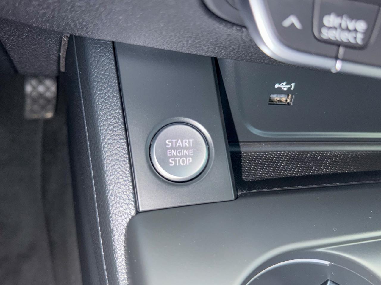 2023 Audi A4 Komfort/quattro/LOW KM/BSM/ROOF/CAMERA/NO ACCIDENT Photo