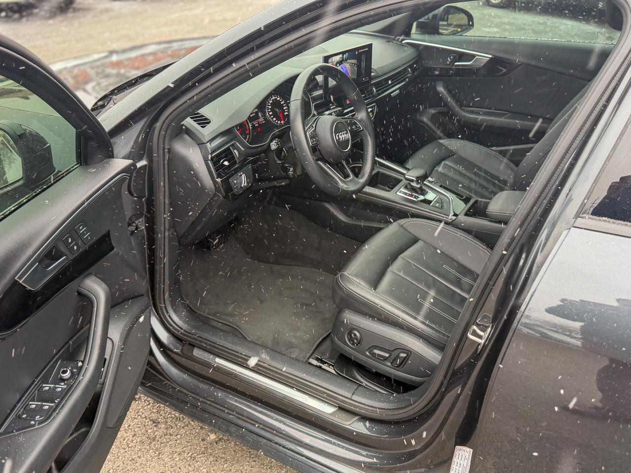 2023 Audi A4 Komfort/quattro/LOW KM/BSM/ROOF/CAMERA/NO ACCIDENT Photo