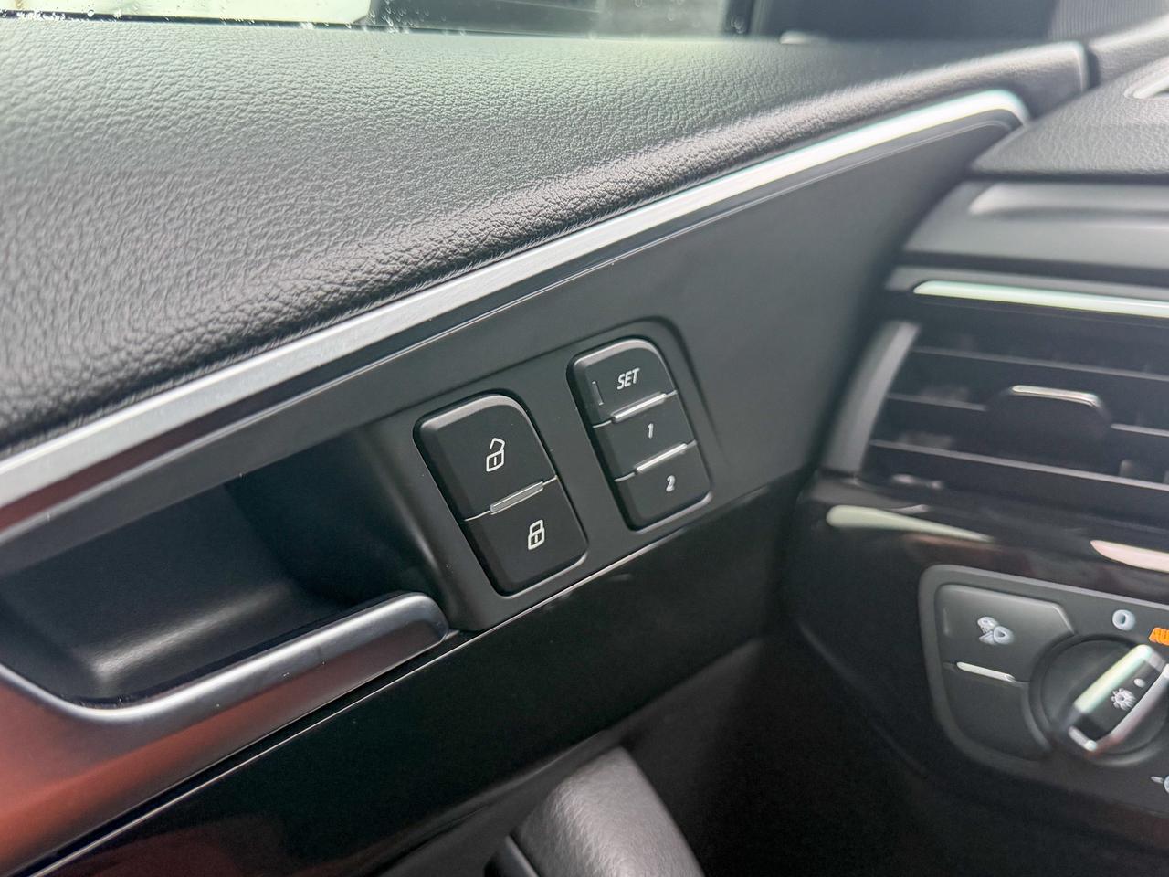 2023 Audi A4 Komfort/quattro/LOW KM/BSM/ROOF/CAMERA/NO ACCIDENT Photo