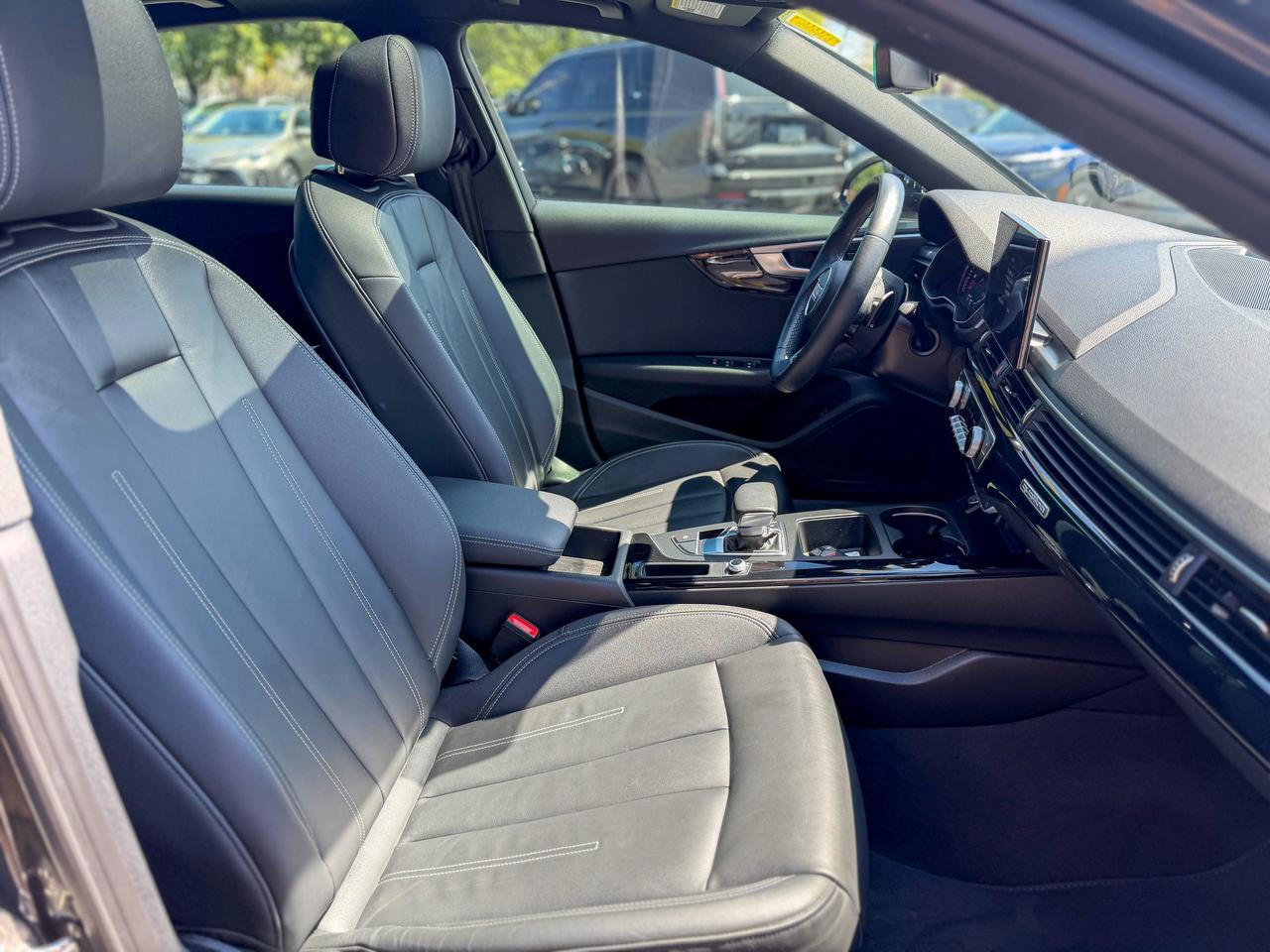 2023 Audi A4 Komfort/quattro/LOW KM/BSM/ROOF/CAMERA/NO ACCIDENT Photo