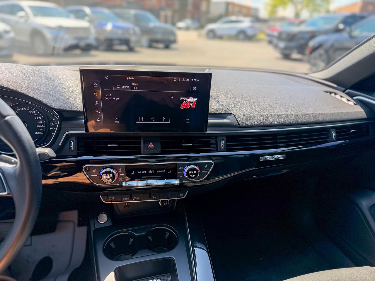 2023 Audi A4 Komfort/quattro/LOW KM/BSM/ROOF/CAMERA/NO ACCIDENT Photo
