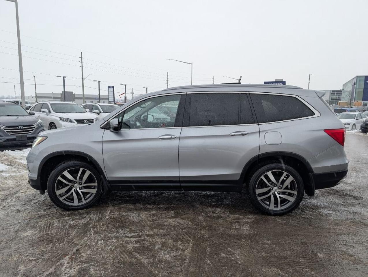 2017 Honda Pilot Touring Photo