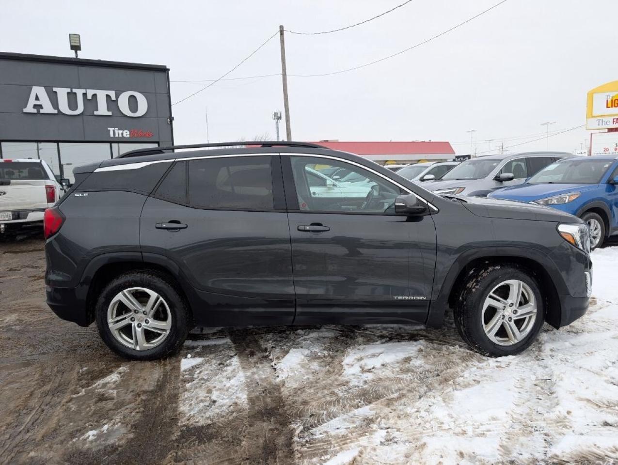 2019 GMC Terrain SLE AWD   PANOROOF   CAMERA   HTD SEATS Photo4