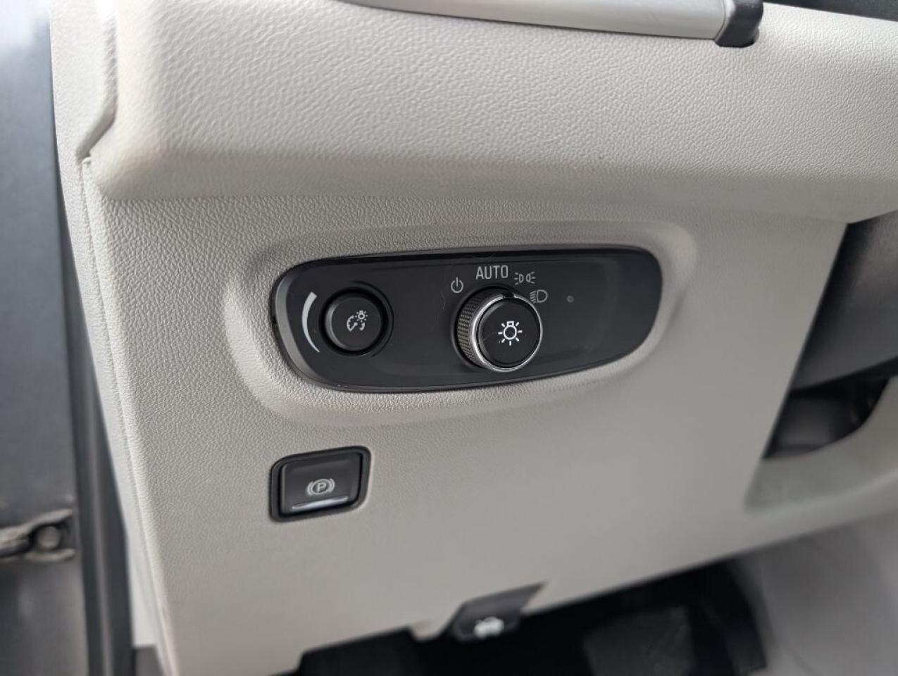 2019 GMC Terrain SLE AWD   PANOROOF   CAMERA   HTD SEATS Photo