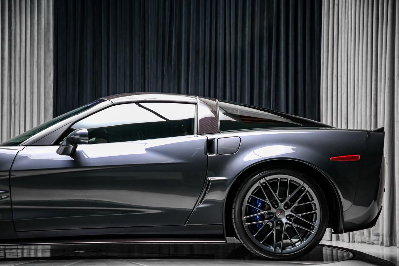 2011 Chevrolet Corvette ZR1 w/3ZR 638HP  CARBONCERAMIC FULLPPF LOWKM HUD Photo