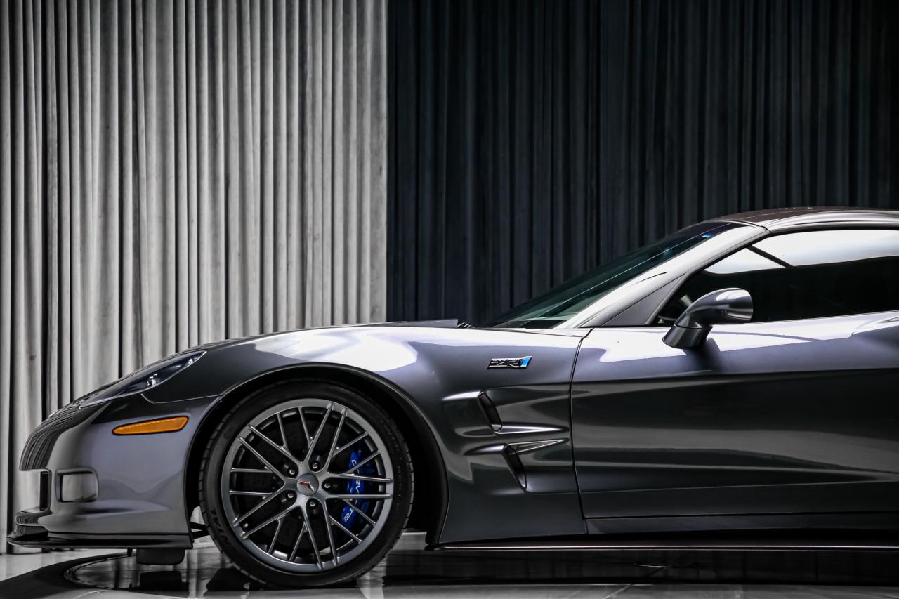 2011 Chevrolet Corvette ZR1 w/3ZR 638HP  CARBONCERAMIC FULLPPF LOWKM HUD Photo