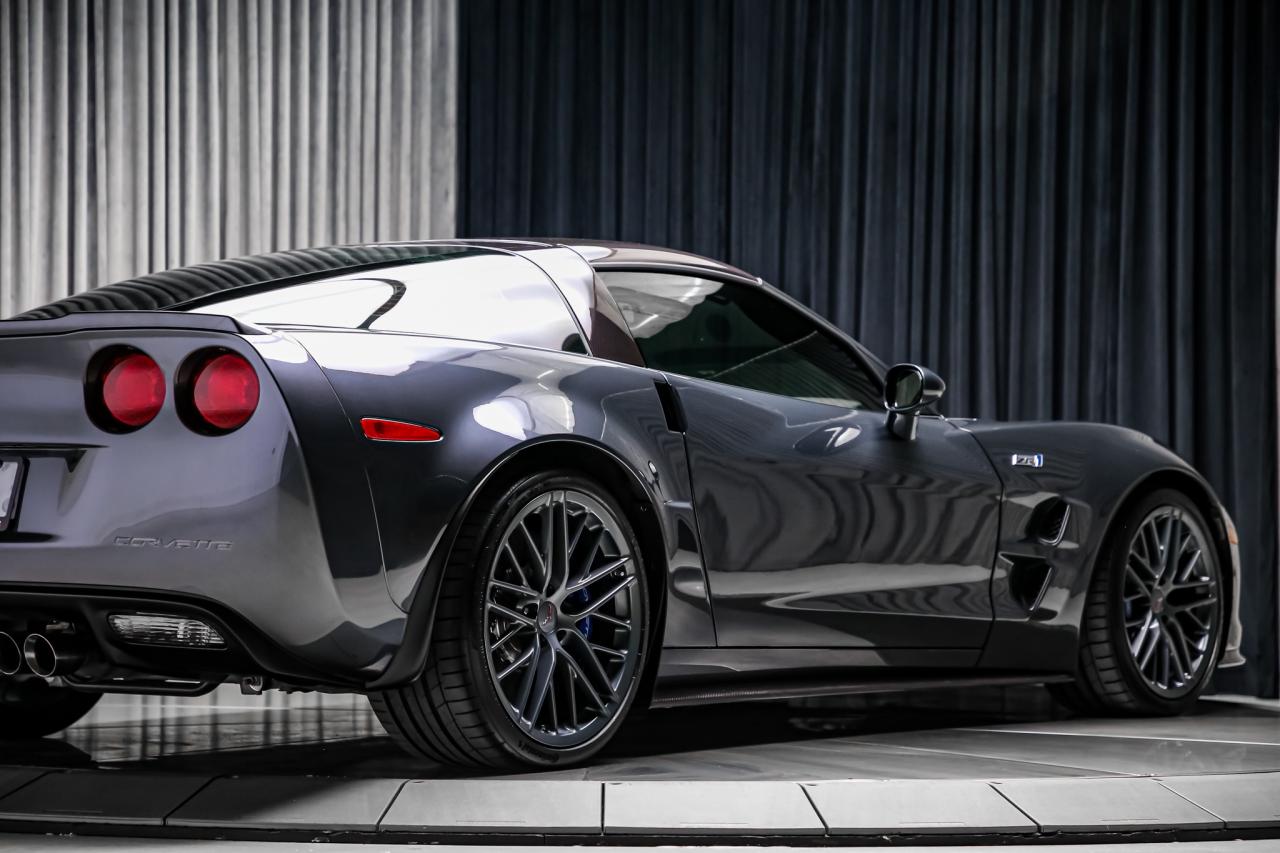 2011 Chevrolet Corvette ZR1 w/3ZR 638HP  CARBONCERAMIC FULLPPF LOWKM HUD Photo
