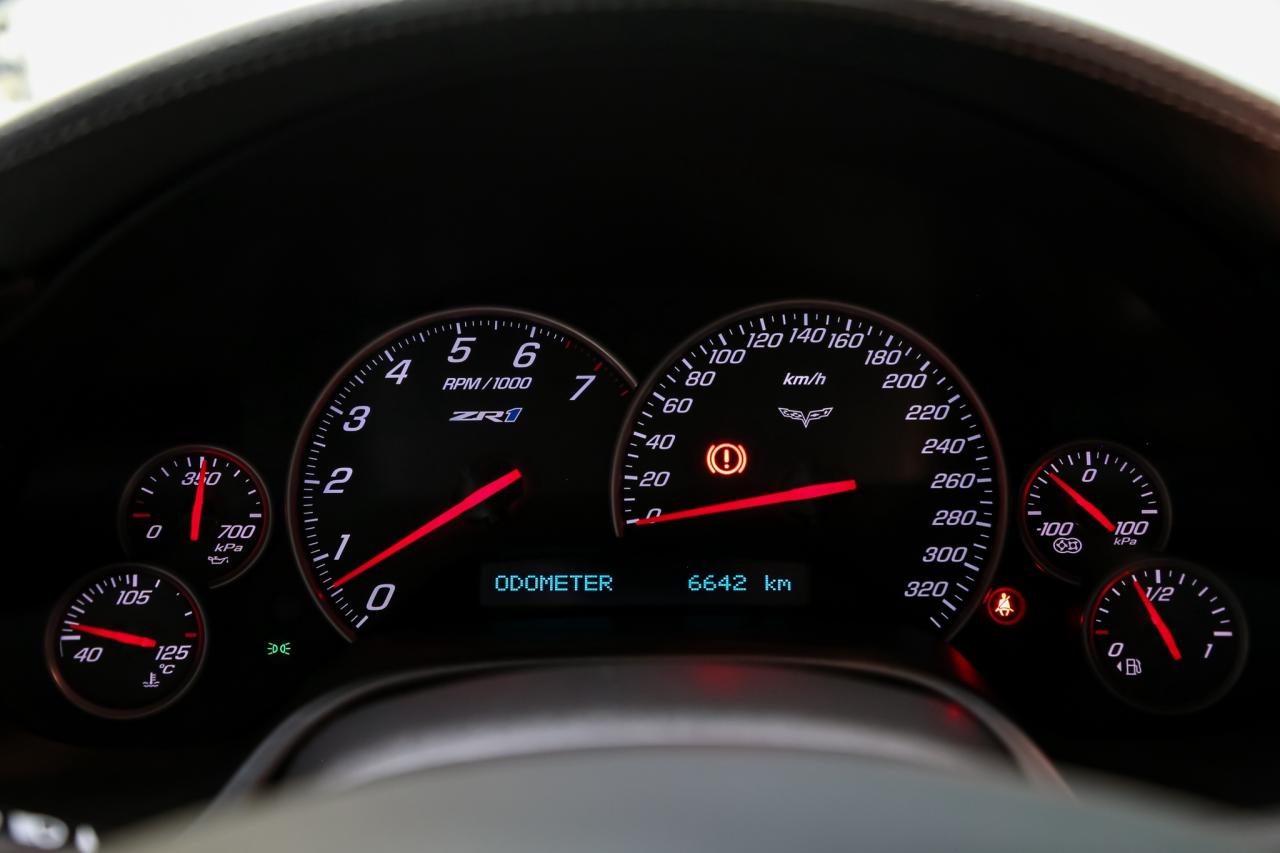 2011 Chevrolet Corvette ZR1 w/3ZR 638HP  CARBONCERAMIC FULLPPF LOWKM HUD Photo