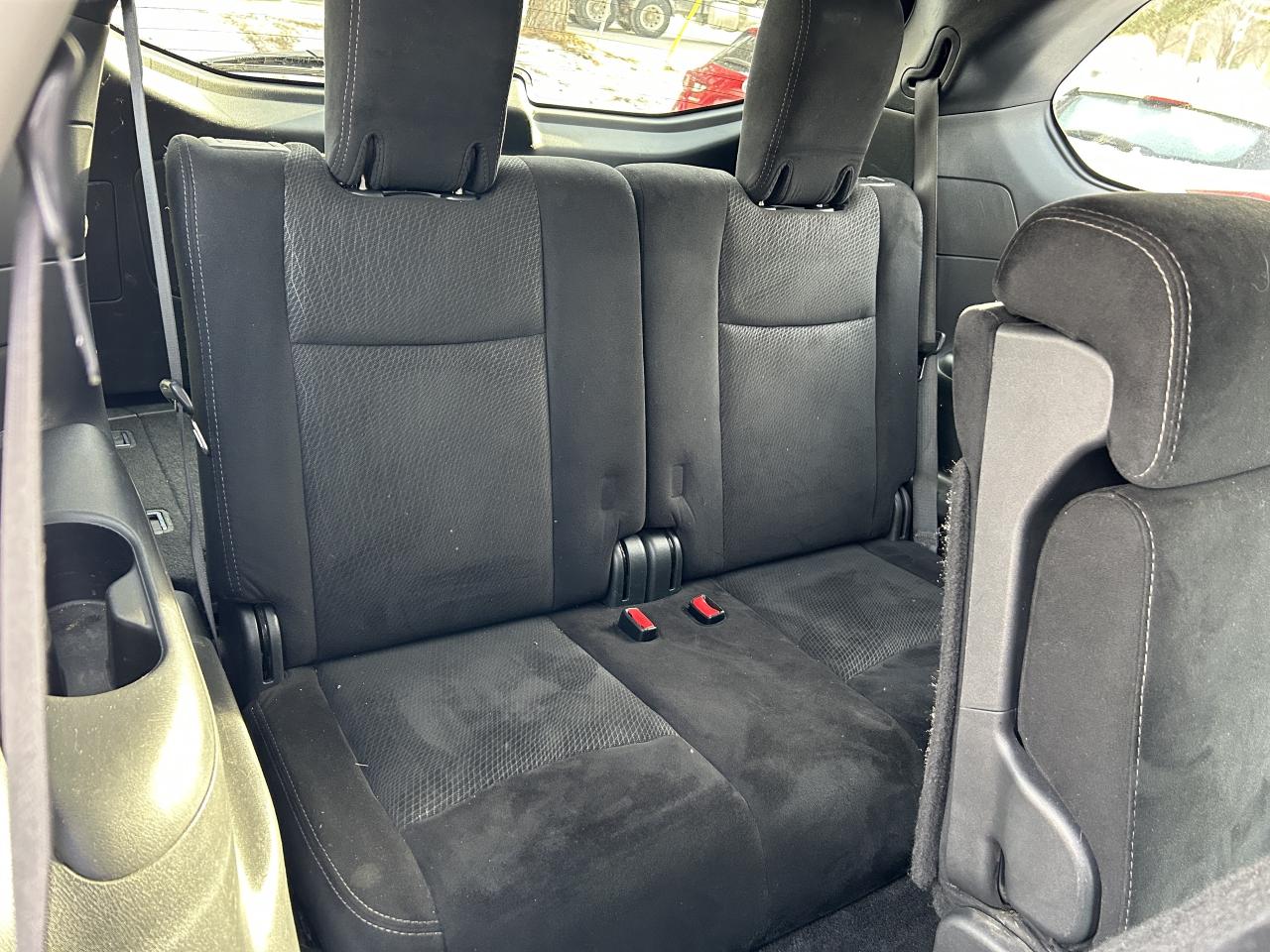 2016 Nissan Pathfinder SV 4WD Photo