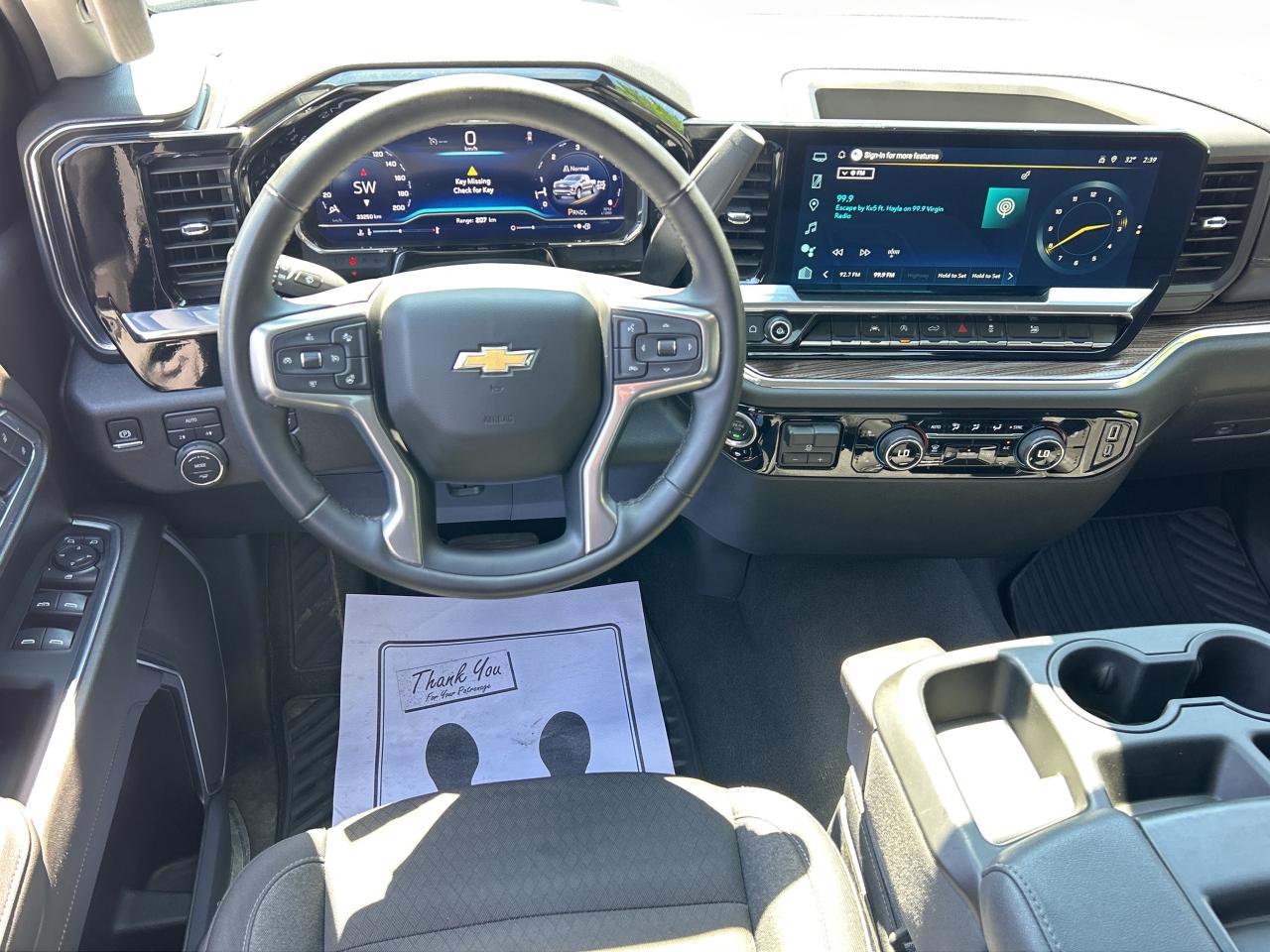 2025 Chevrolet Silverado 1500 4WD CREW CAB, 5.3LV8, NAVI, CARPLAY, ANDROID AUTO Photo