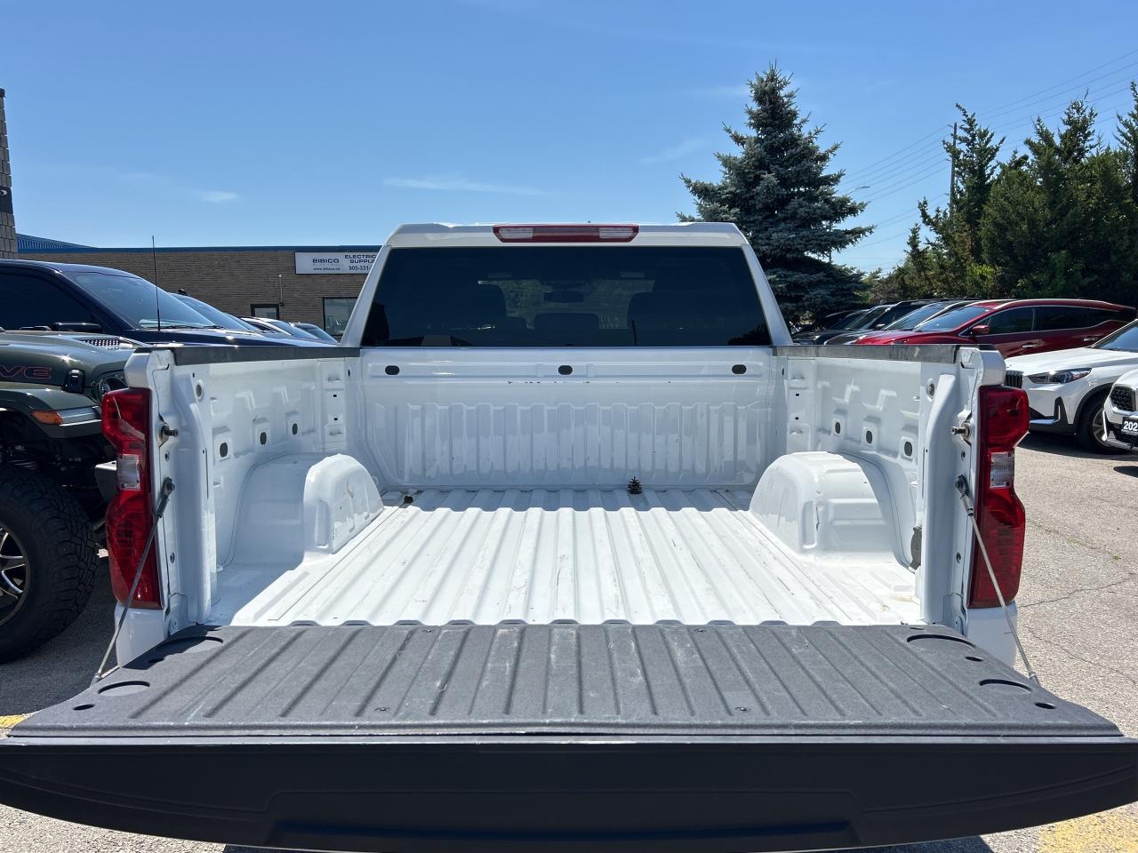 2025 Chevrolet Silverado 1500 4WD CREW CAB, 5.3LV8, NAVI, CARPLAY, ANDROID AUTO Photo