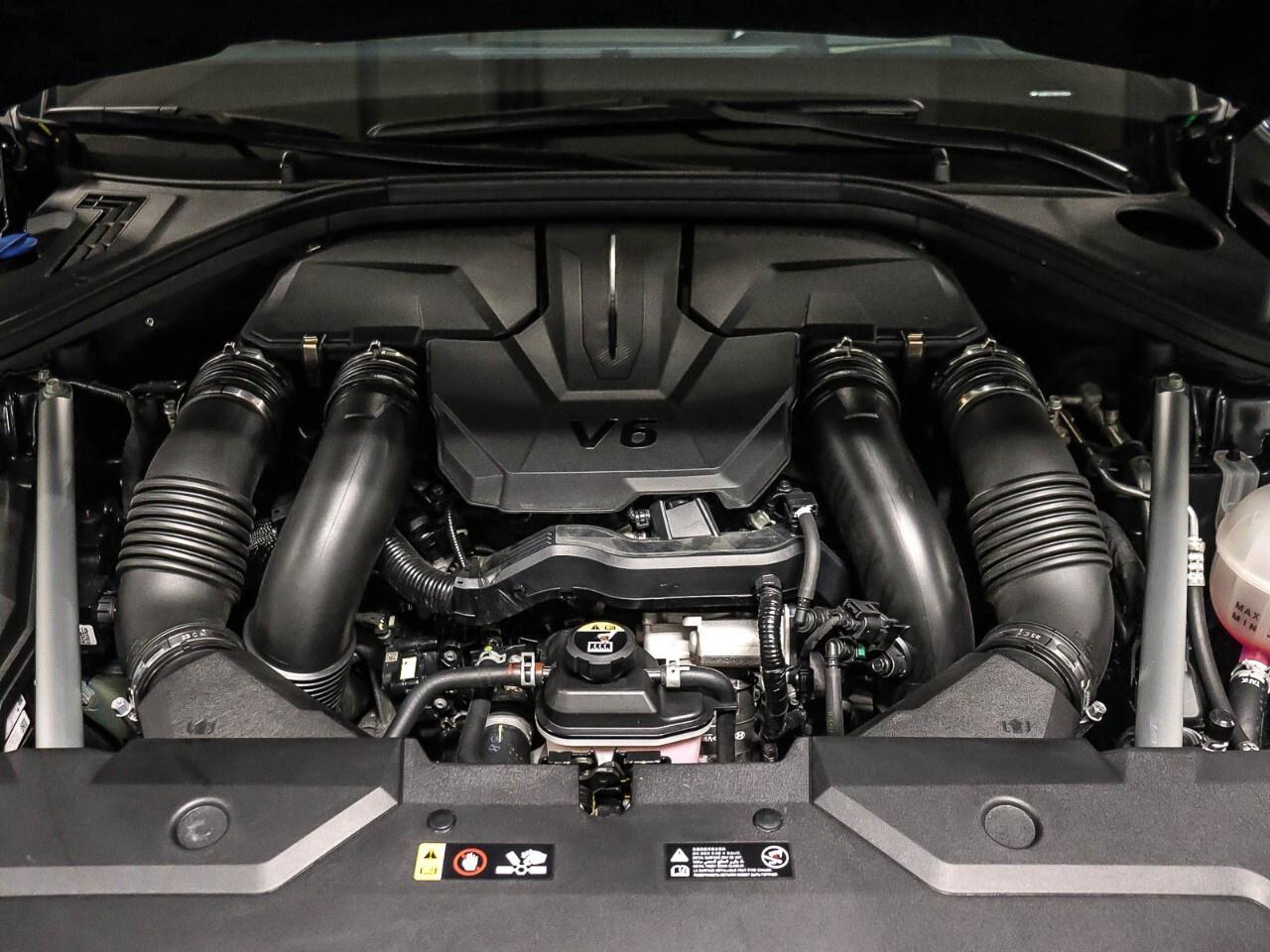 2024 Genesis GV70 3.5T Sport Plus w/LSD Photo