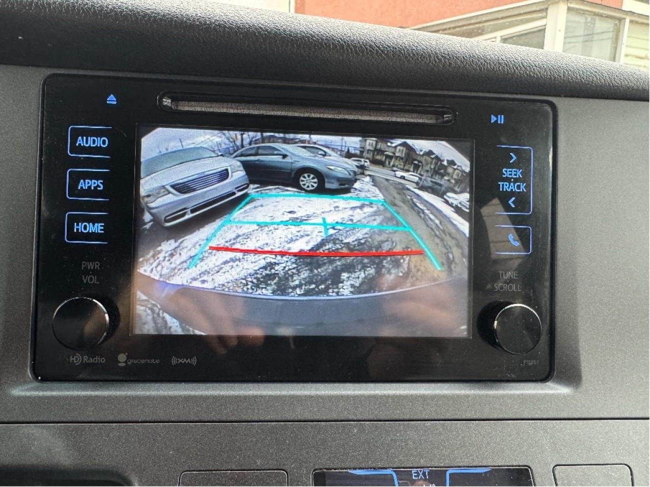 2016 Toyota Sienna LE Photo