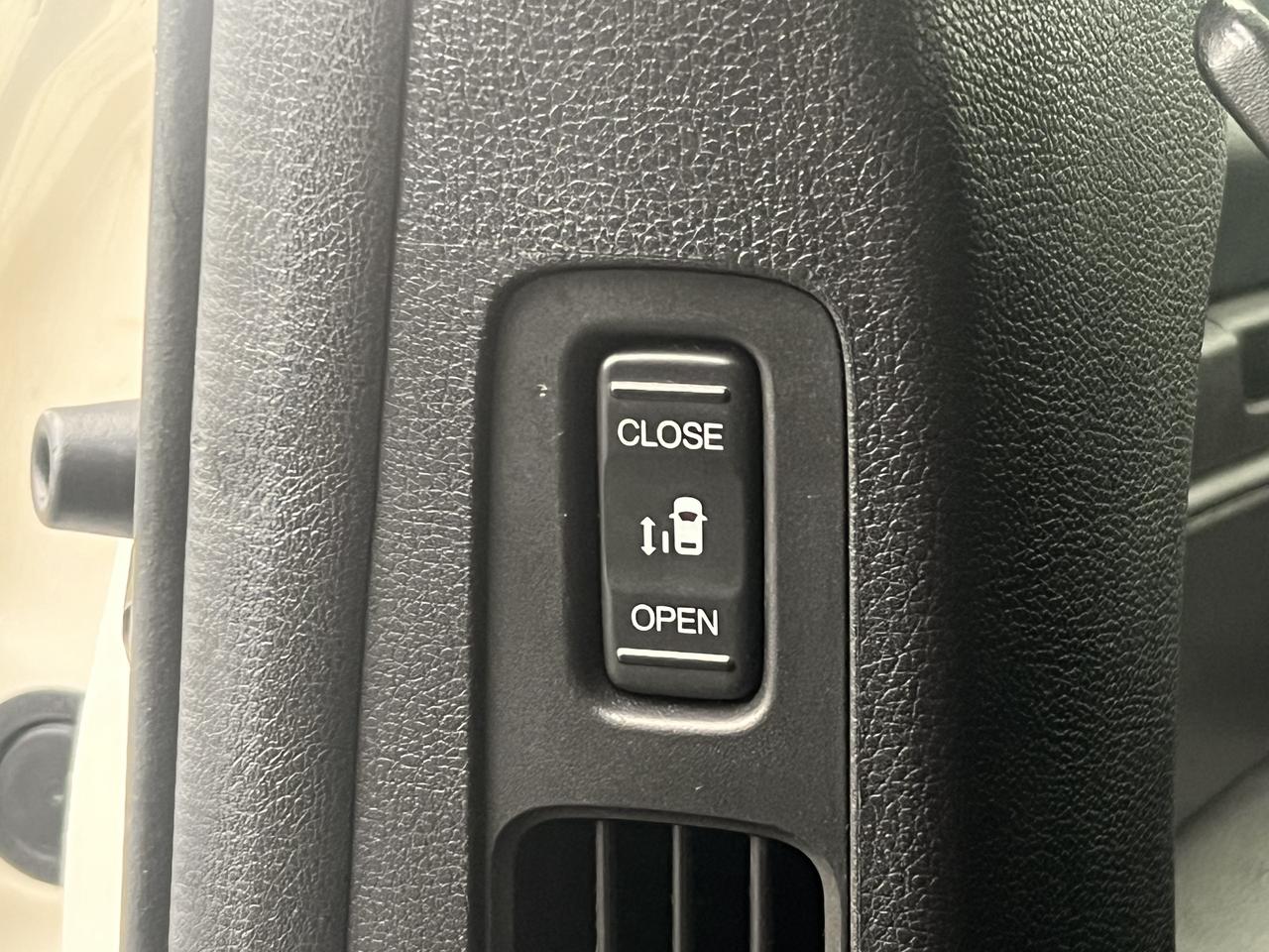 2018 Honda Odyssey EX l V6 l 3.5 l 7 Passanger l Carplay l Honda Vac Photo