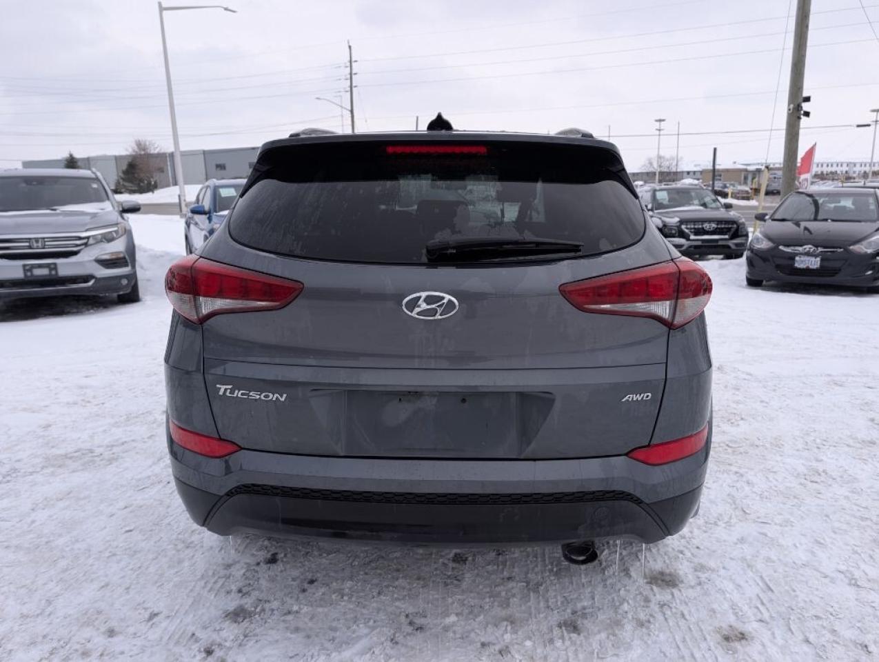 2017 Hyundai Tucson SE AWD  LEATHER   PANOROOF   CAMERA   HTD SEATS Photo