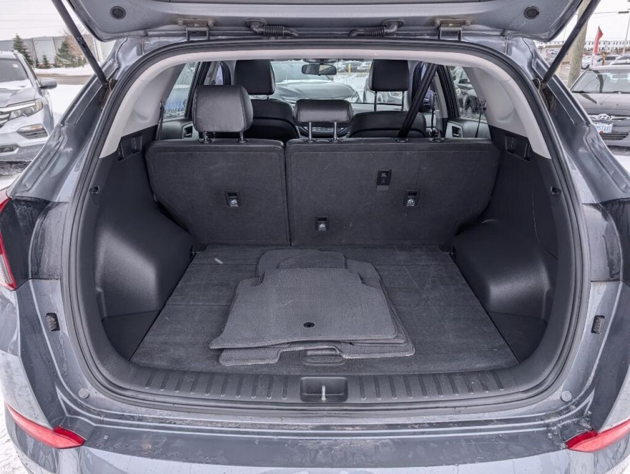 2017 Hyundai Tucson SE AWD  LEATHER   PANOROOF   CAMERA   HTD SEATS Photo