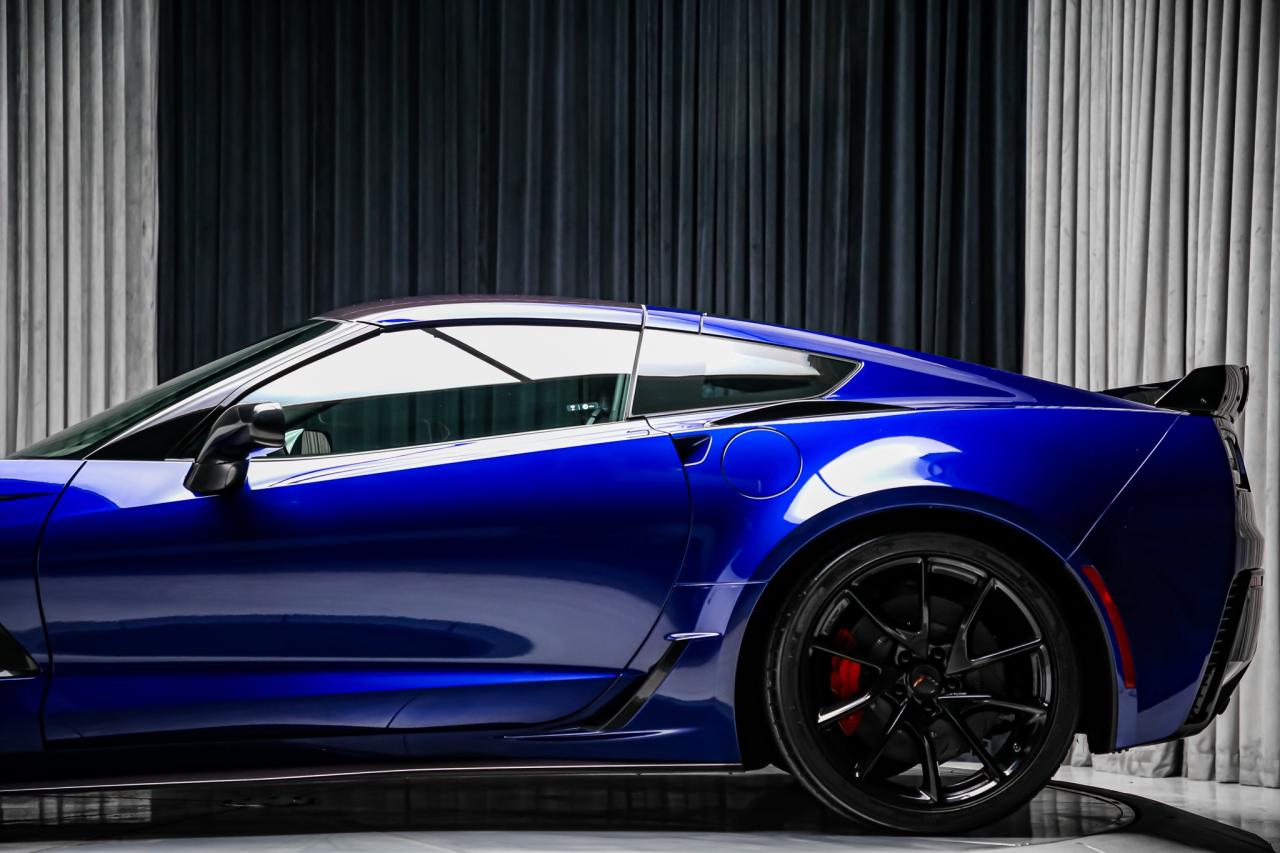 2017 Chevrolet Corvette Z06 2LZ MANUAL 650HP NOACCDNT CARBONEXT COMP.SEATS Photo