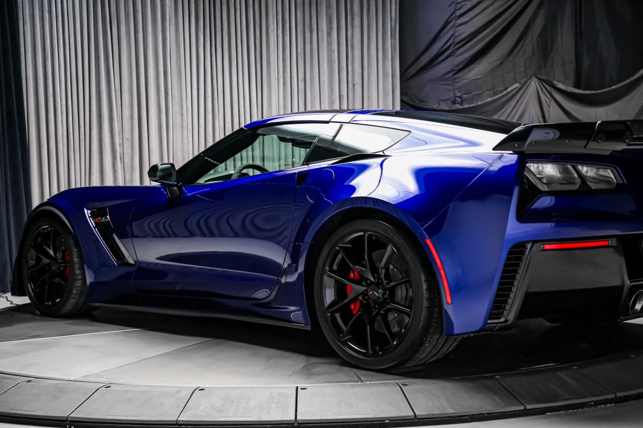 2017 Chevrolet Corvette Z06 2LZ MANUAL 650HP NOACCDNT CARBONEXT COMP.SEATS Photo