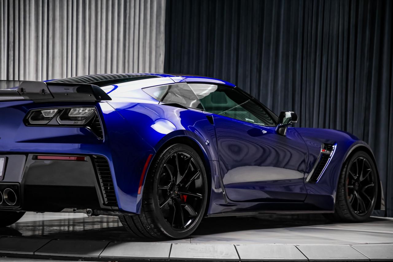 2017 Chevrolet Corvette Z06 2LZ MANUAL 650HP NOACCDNT CARBONEXT COMP.SEATS Photo
