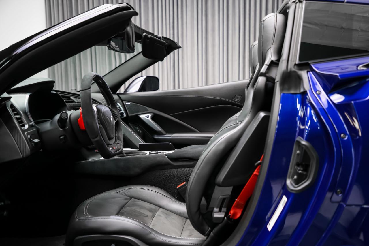 2017 Chevrolet Corvette Z06 2LZ MANUAL 650HP NOACCDNT CARBONEXT COMP.SEATS Photo