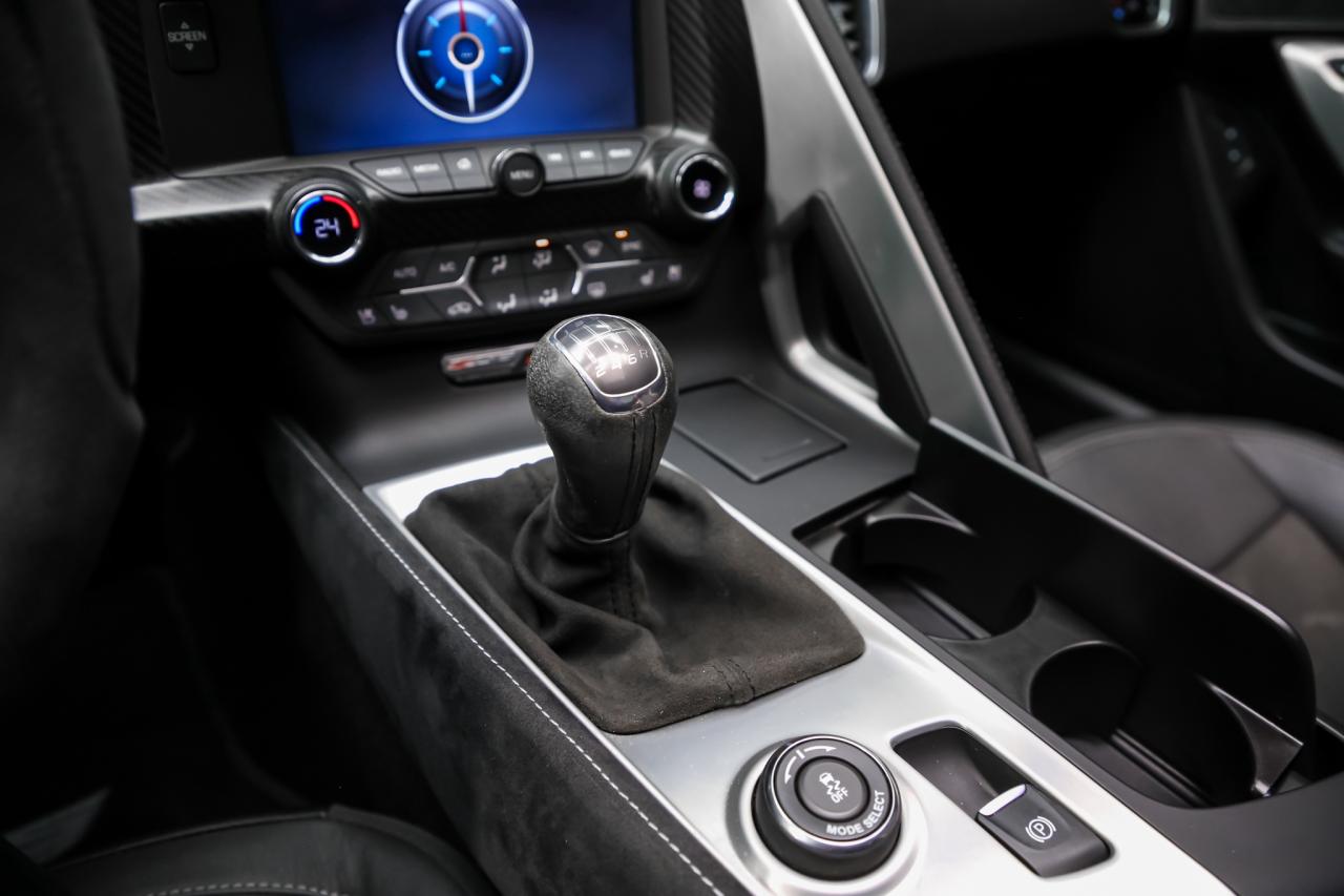 2017 Chevrolet Corvette Z06 2LZ MANUAL 650HP NOACCDNT CARBONEXT COMP.SEATS Photo