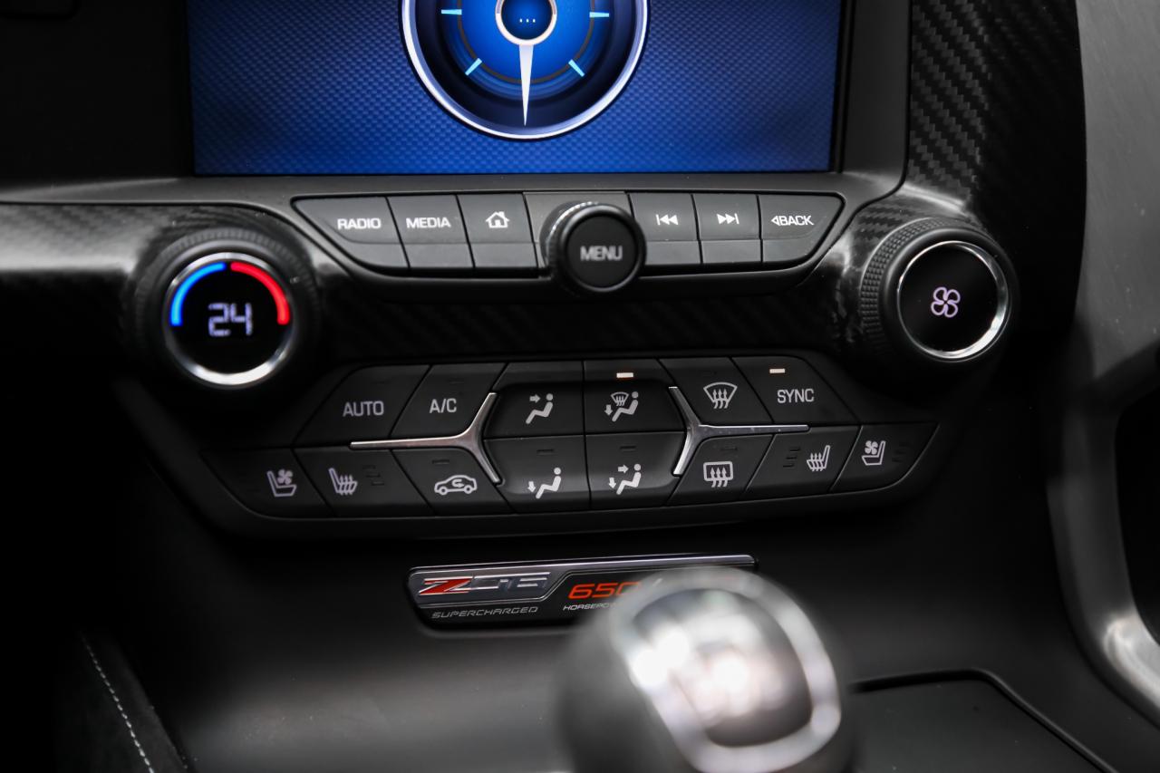 2017 Chevrolet Corvette Z06 2LZ MANUAL 650HP NOACCDNT CARBONEXT COMP.SEATS Photo