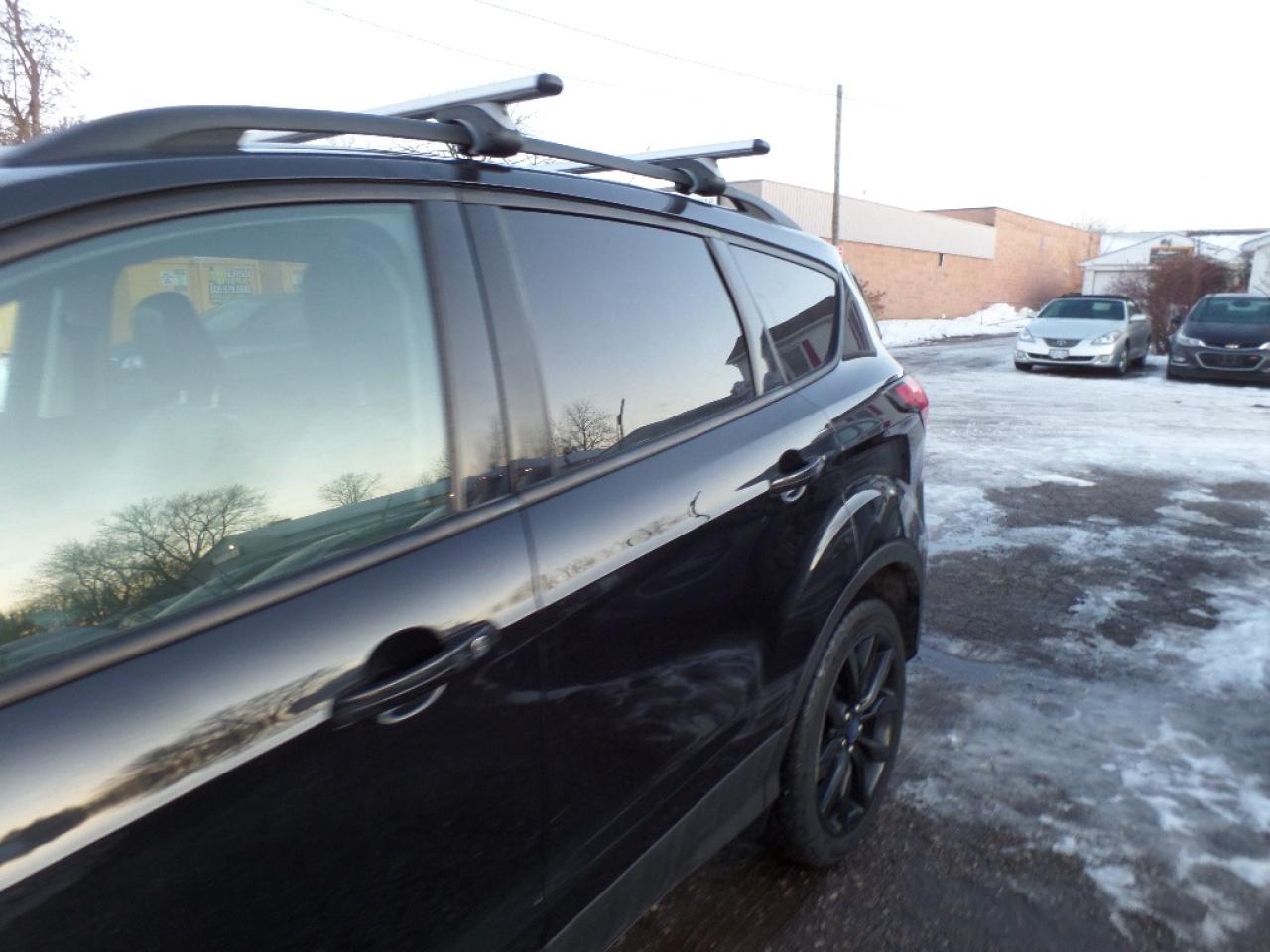 2019 Ford Escape Titanium 4WD Photo2