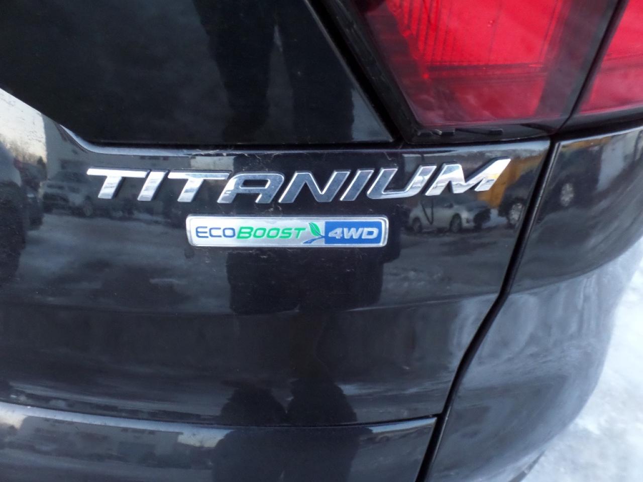 2019 Ford Escape Titanium 4WD Photo