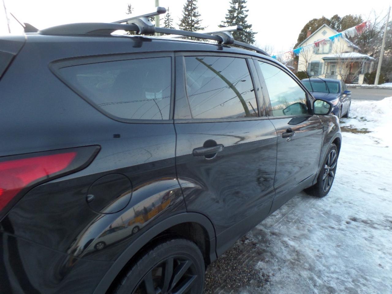 2019 Ford Escape Titanium 4WD Photo