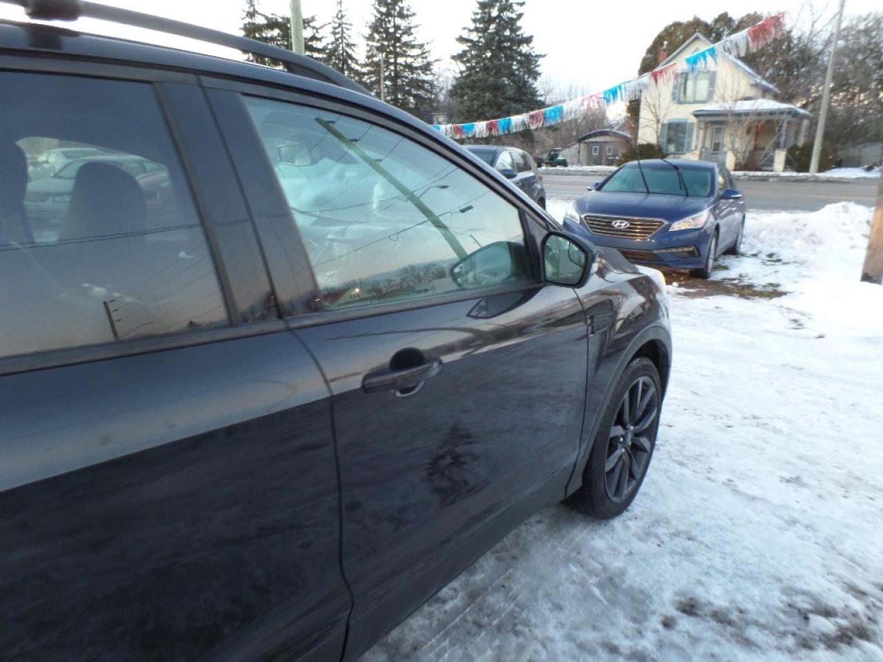 2019 Ford Escape Titanium 4WD Photo