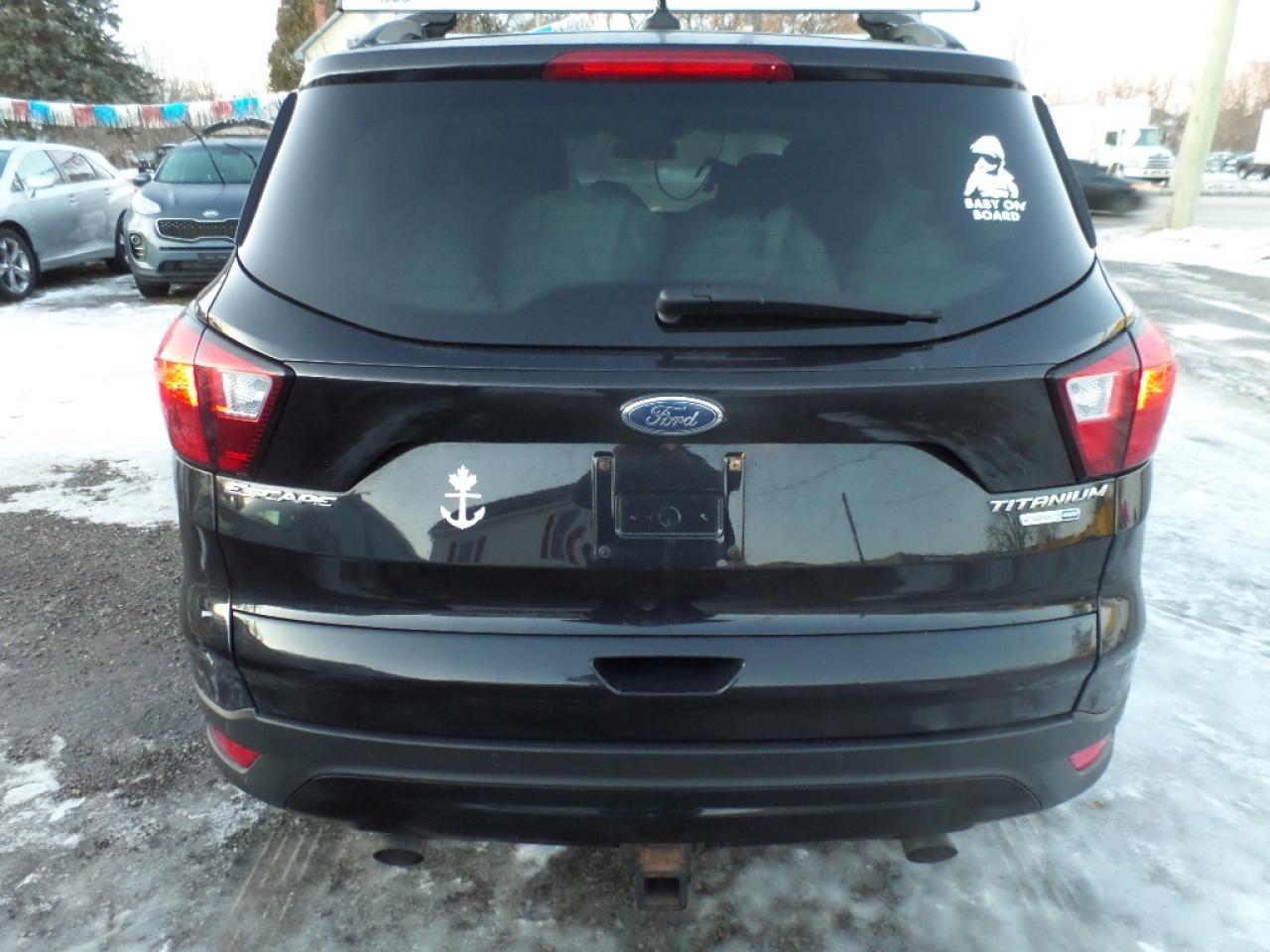 2019 Ford Escape Titanium 4WD Photo