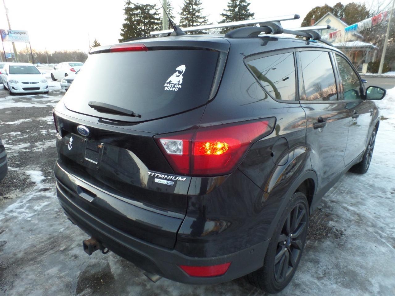 2019 Ford Escape Titanium 4WD Photo