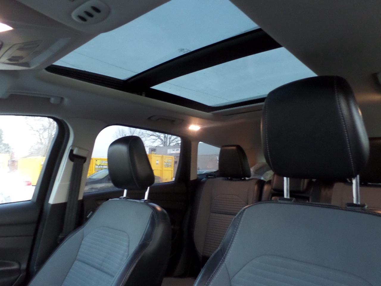 2019 Ford Escape Titanium 4WD Photo