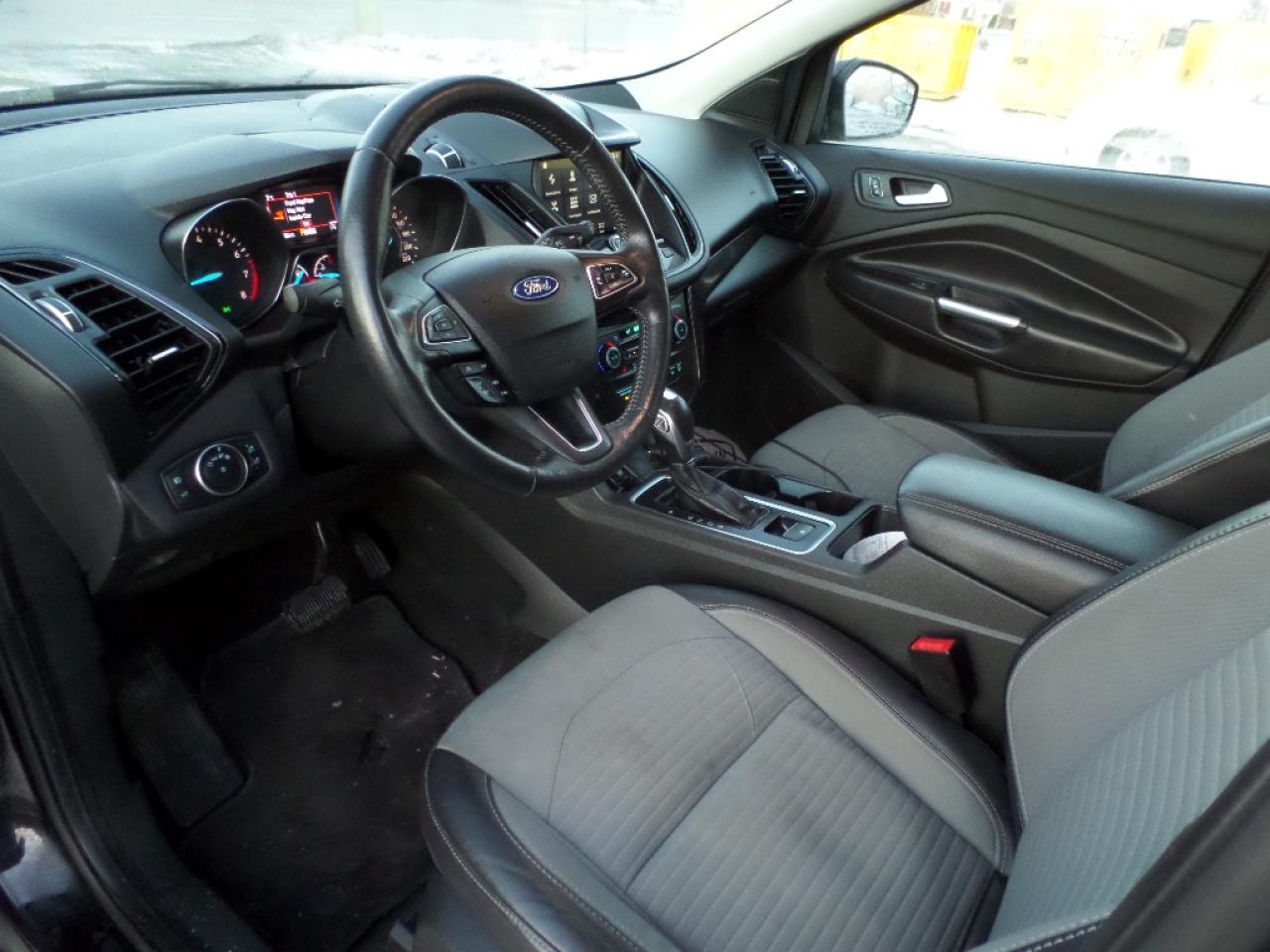 2019 Ford Escape Titanium 4WD Photo