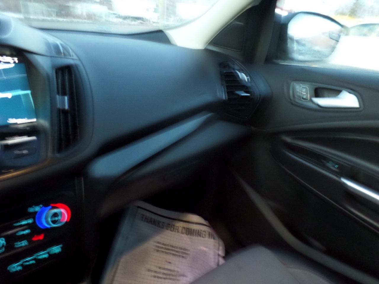 2019 Ford Escape Titanium 4WD Photo