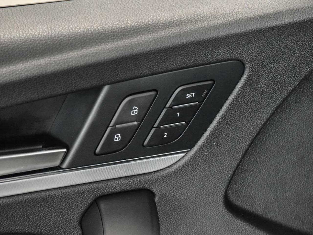 2022 Audi Q5 Progressiv l 45 TFSI l S Line l Quattro l 4Cyl l Photo