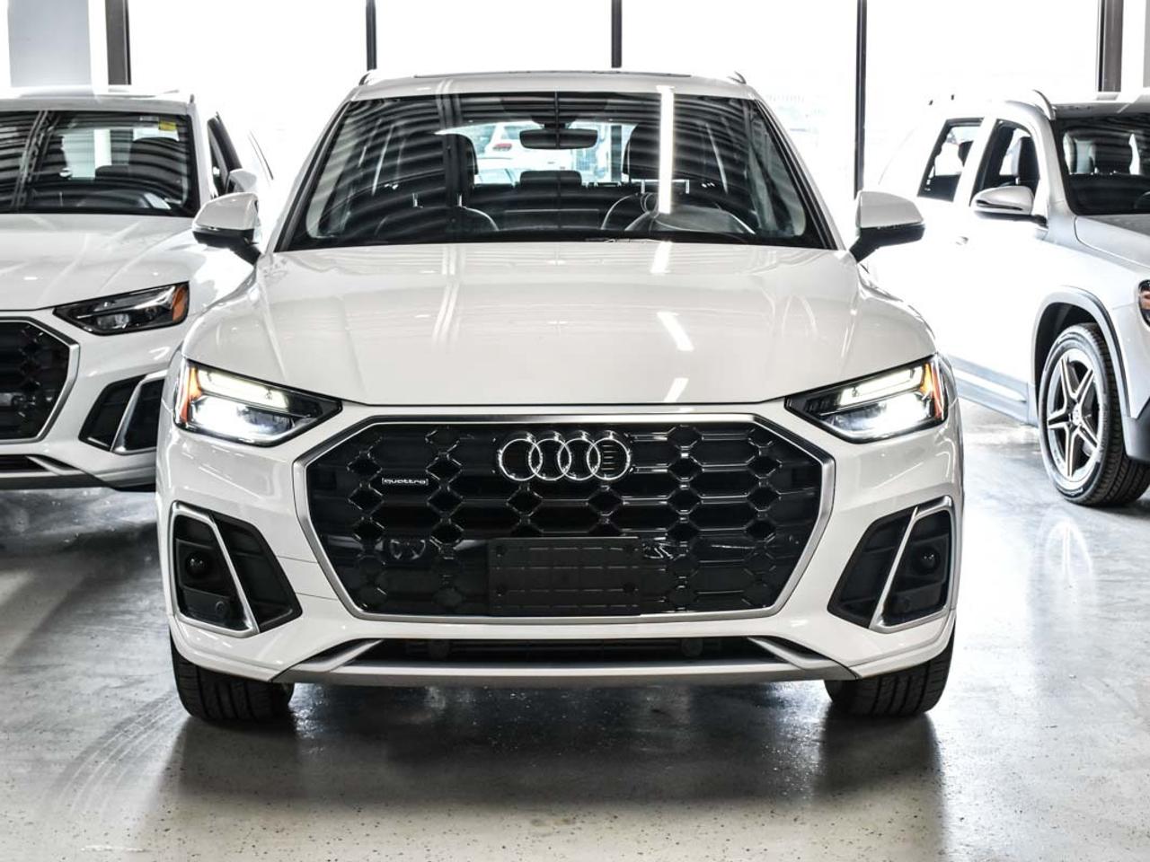 2022 Audi Q5 Progressiv l 45 TFSI l S Line l Quattro l 4Cyl l Photo2