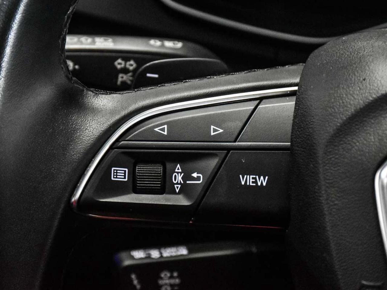 2022 Audi Q5 Progressiv l 45 TFSI l S Line l Quattro l 4Cyl l Photo