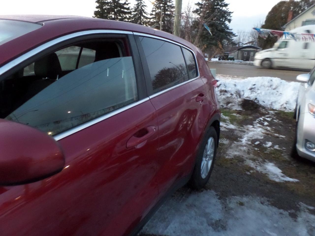 2017 Kia Sportage FWD 4dr LX Photo2